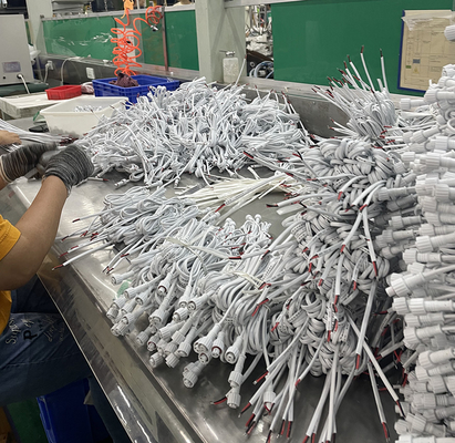 ขั้วต่อลากสายไฟฟ้าหุ้มฉนวน PVC